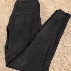 Curves N Combatboots Luminous Camo Leggings